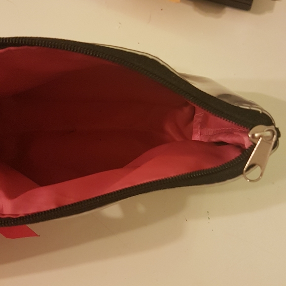 Puppy pouch with matching headband - Picture 3 of 7